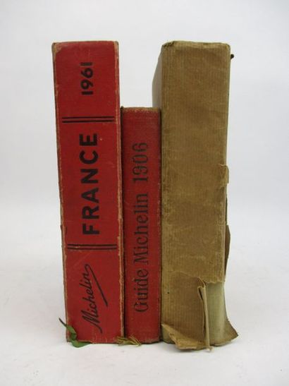 MICHELIN (Guides). Années 1906 - 1939 - 1961. 3 volumes in-12, percaline rouge de...