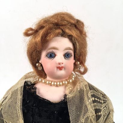 null François Gaultier, très jolie poupée de mode, tête et collerette en biscuit...