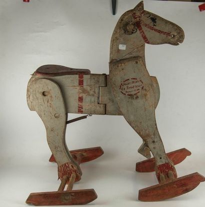 null Très joli cheval d'enfant articulé «  Le trotteur breveté SGDG » en bois peint...
