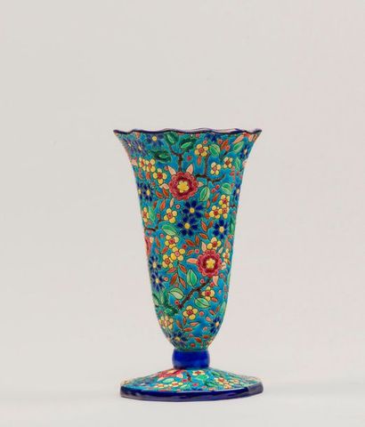 null LONGWY. Vase évasé sur piédouche en émaux, signé, décor F3.105 et D5.669. H...