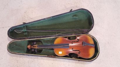 null Violon d'étude, porte une étiquette Antonius Stradivarius Cremonensis faciebat...