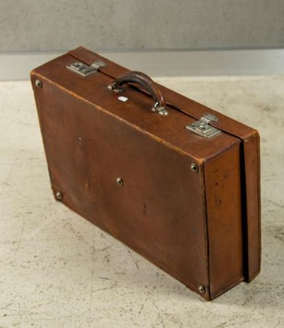 null « Au départ » petite valise en cuir naturel doublé de cuir rouge bordeaux, pour...
