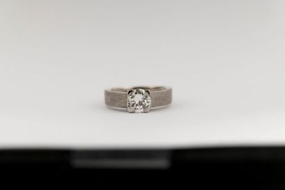 null Bague solitaire en or gris (750 millièmes), diamant taille moderne d'environ...