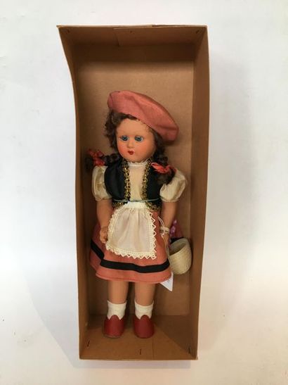 null Poupées Mary Anne, jolie poupée, plastique dur, tenue de Petit Chaperon rouge....