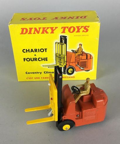 null Dinky Toys France, chariot à fourche, coventry Climax, ref 597, orange et jaune,...