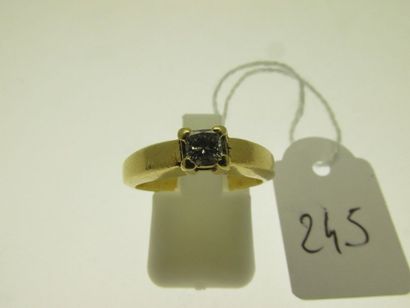 null 1 solitaire ring gold setting with a princess cut diamond of about 0.15 carat,...