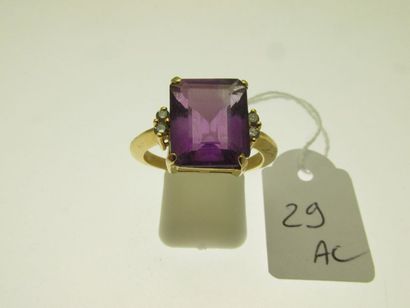 null 1 gold ring set with an amethyst with small diamonds, humpbacked TDD 59 PB 6.1g...