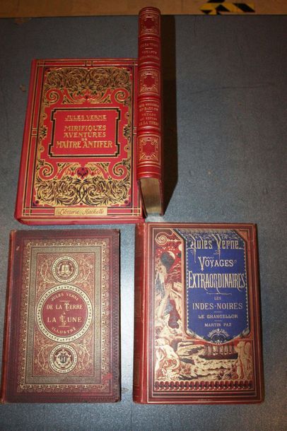 VERNE (Jules). 4 volumes. 

Les Indes Noires...