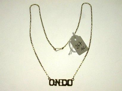 1 collier d'identité or à maillons forçat, porte le prénom ONDO, bossué 6,3g AC