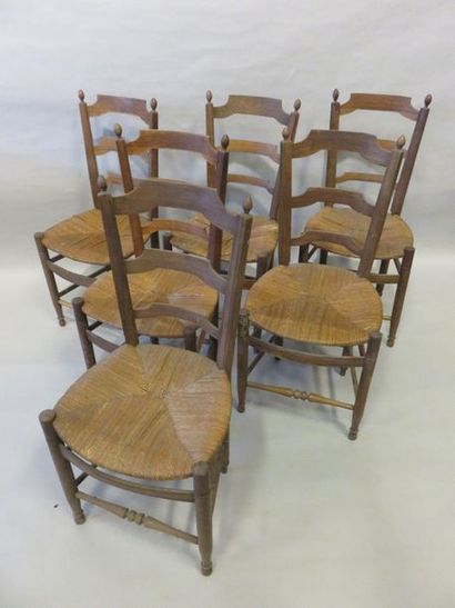 CHAISE Set of six straw chairs (missing).