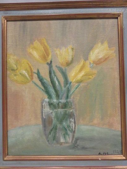 Anne Marie LEPRETRE "Tulipes jaunes", huile, datée 45. 39x32 cm