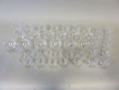 null Service de verres en cristal. 40 pièces.