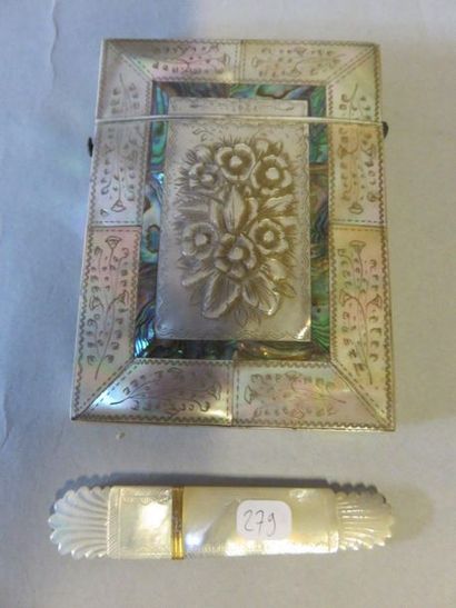 null Card case (10.5x8 cm) and mother-of-pearl pin case (8.5x2 cm).