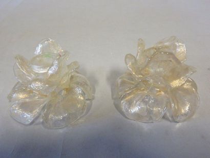 null Trois flacons (21 et 16 cm) en verre taillé et doré, deux vases soliflore en...
