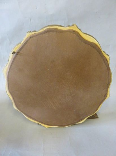 * Miroir rond doré (37 cm) et coffret en bois marqueté (12x32,5x22,5 cm).