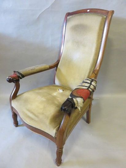 FAUTEUIL Voltaire armchair in mahogany veneer (bad condition).