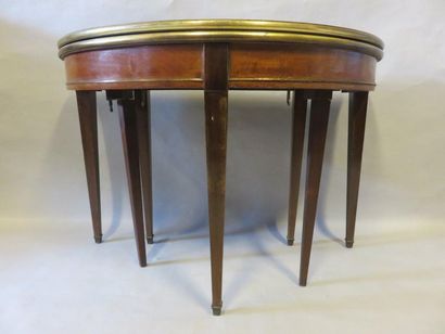 Table Mahogany Directoire style half-moon table with flap. 74x111 cm