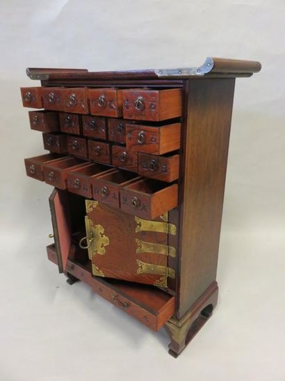 * Small exotic wood cabinet with multiple drawers and two leaves. Chinese work. 77x23x63...