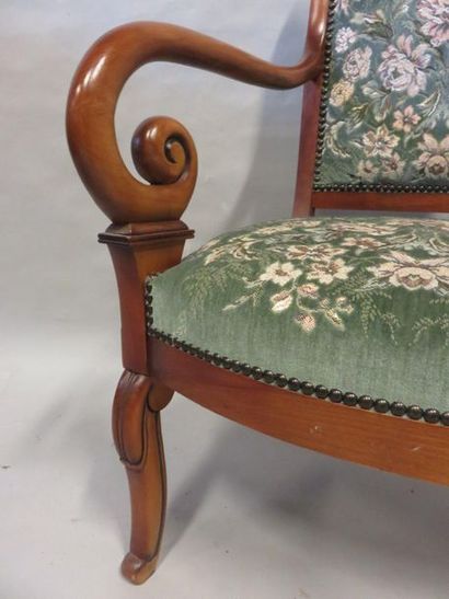 * Fauteuils Pair of cherry wood armchairs with sticks armrests, upholstered in green...