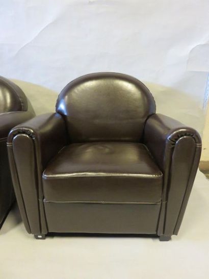 Fauteuils clubs Pair of club armchairs, modern work, dark brown. 86x88x88 cm