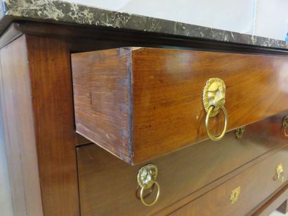 COMMODE Mahogany veneer three drawers chest of drawers XIX° (slits). Grey marble...