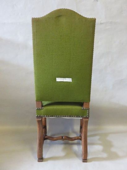 CHAISES Eight sheep bone chairs upholstered in green fabric and covered with a burgundy...