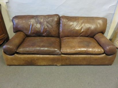 Canapé Large canapé deux places en cuir marron. 80x220x95 cm (mauvaise état)