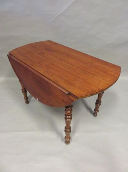 Table Table de salle à manger en bois naturel à deux abattants. 74x120 cm