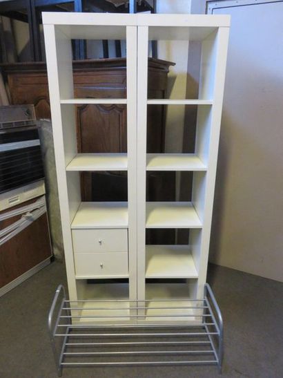 null Two white shelves (185x44x39 cm), shoe cabinet and dehumidifier. 