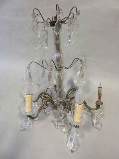 * Lustre Metal chandelier and pendants with six light arms. 55 cm