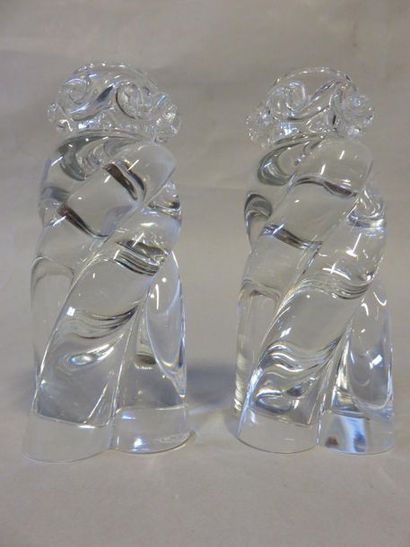 * BACCARAT Paire de bougeoirs en cristal de Baccarat. 16 cm