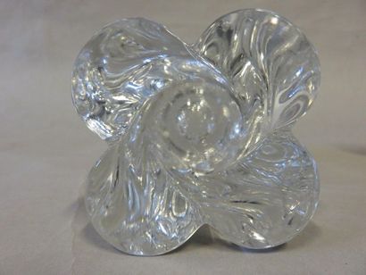 * BACCARAT Paire de bougeoirs en cristal de Baccarat. 16 cm