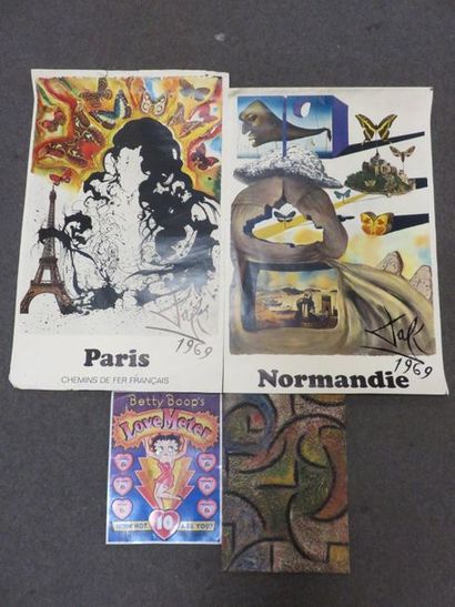 null Deux affiches "Normandie" et "Paris" d'après Dali, plaque Betty Boop's et "Abstraction",...