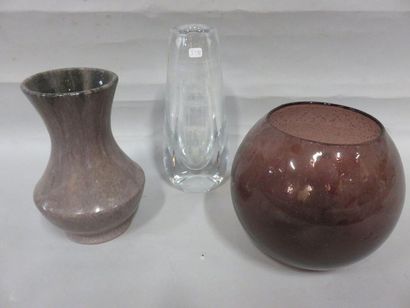 null Vase en faïence Accolay, vase en cristal et vase boule en verre Biot.