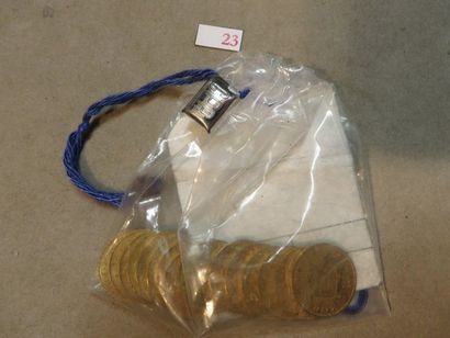 null Quinze pièces de vingt francs français en or, dans un sachet scellé CPR (10...