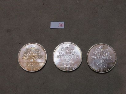 null Trois pièces de cent francs en argent (45gr)