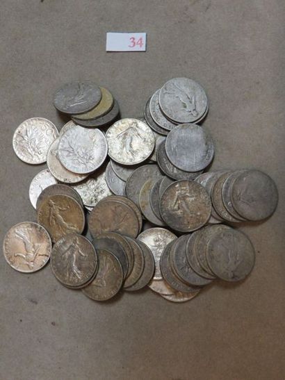 null Soixante - deux pièces de cinquante centimes en argent (152gr)
