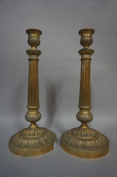 BOUGEOIRS Pair of bronze candle holders. 28 cm
