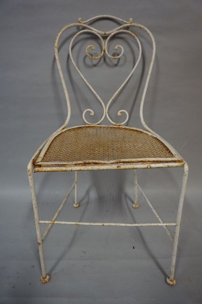CHAISE Chaise de jardin en métal laqué blanc.