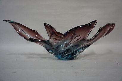 COUPE Large coupe en cristal bleu et violet. 57x25x20 cm