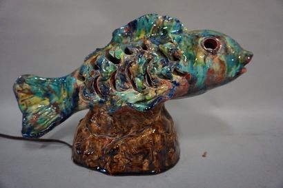 null Fish" lamp in polychrome earthenware. 20x31x16 cm