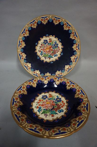LONGWY Longwy earthenware dish (32 cm) and bowl (27,5 cm).