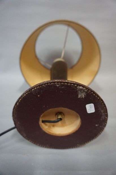 Lampe Lampe de bureau gainée de cuir marron. 50 cm