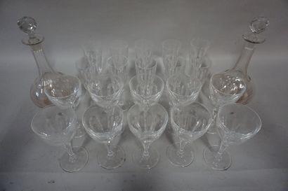 null Crystal glass service. 22 pieces.
