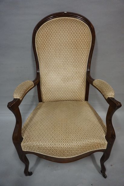 FAUTEUIL VOLTAIRE Mahogany Voltaire armchair upholstered in beige velvet (uneven...