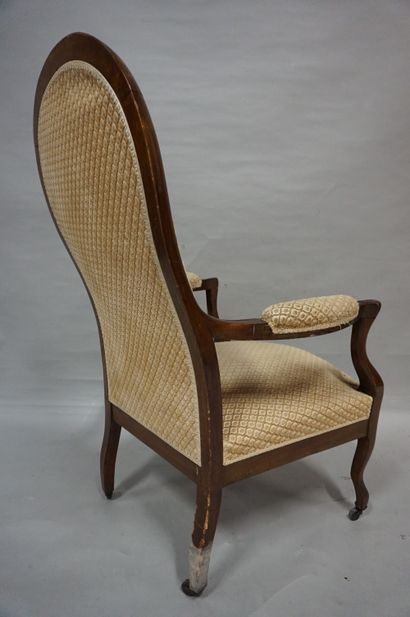 FAUTEUIL VOLTAIRE Mahogany Voltaire armchair upholstered in beige velvet (uneven...