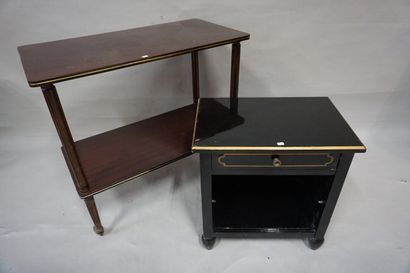 null Table à roulettes à deux plateaux (72x75x39 cm) et chevet à un tiroir en bois...