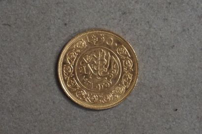 null Une pièce egyptienne en or (4,2grs)