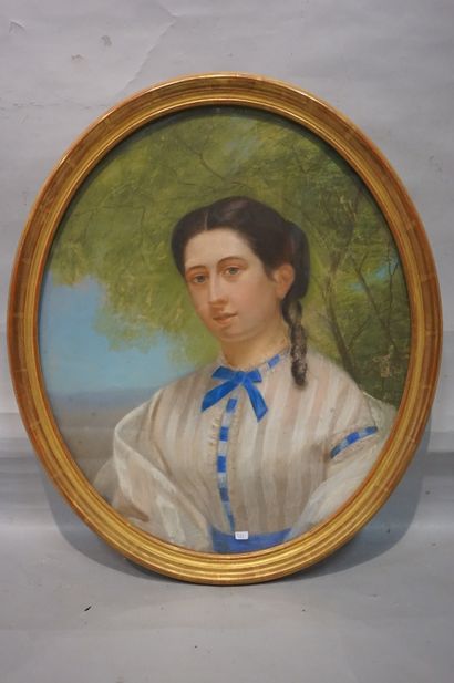 null "Portrait de femme", pastel ovale, smd, daté 1868. 63x52 cm