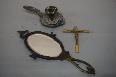 null Bougeoir à main en bronze émaillé, crucifix (12x10 cm) en métal doré et face-à-main...